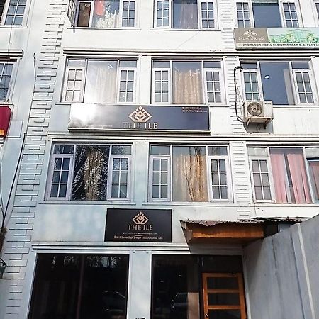 The Ile Hotel Srīnagar Buitenkant foto